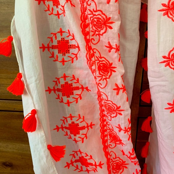 NWT Large Infinity Scarf Cotton White with Hot Pink Embroidery & Tassels - Picture 3 of 6